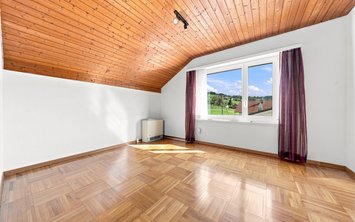Vorschaubild 4 mit Text alle 19 Bilder zentral darüber gelegt