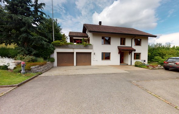 Haus im Grünen in familiärem Quartier