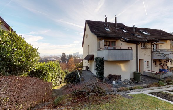 Gut unterhaltenes Reiheneckhaus in Zürich