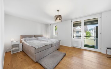 Vorschaubild 4 mit Text alle 19 Bilder zentral darüber gelegt