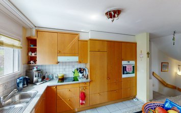 Vorschaubild 4 mit Text alle 19 Bilder zentral darüber gelegt