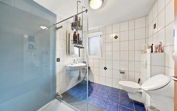 Vorschaubild 4 mit Text alle 19 Bilder zentral darüber gelegt