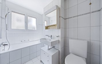 Vorschaubild 4 mit Text alle 19 Bilder zentral darüber gelegt