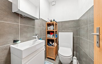 Vorschaubild 4 mit Text alle 19 Bilder zentral darüber gelegt